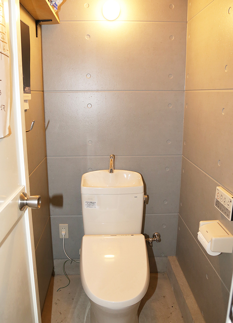 シャワー・トイレ